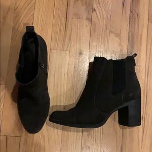 Giani Bernini Korma booties -grey cow suede